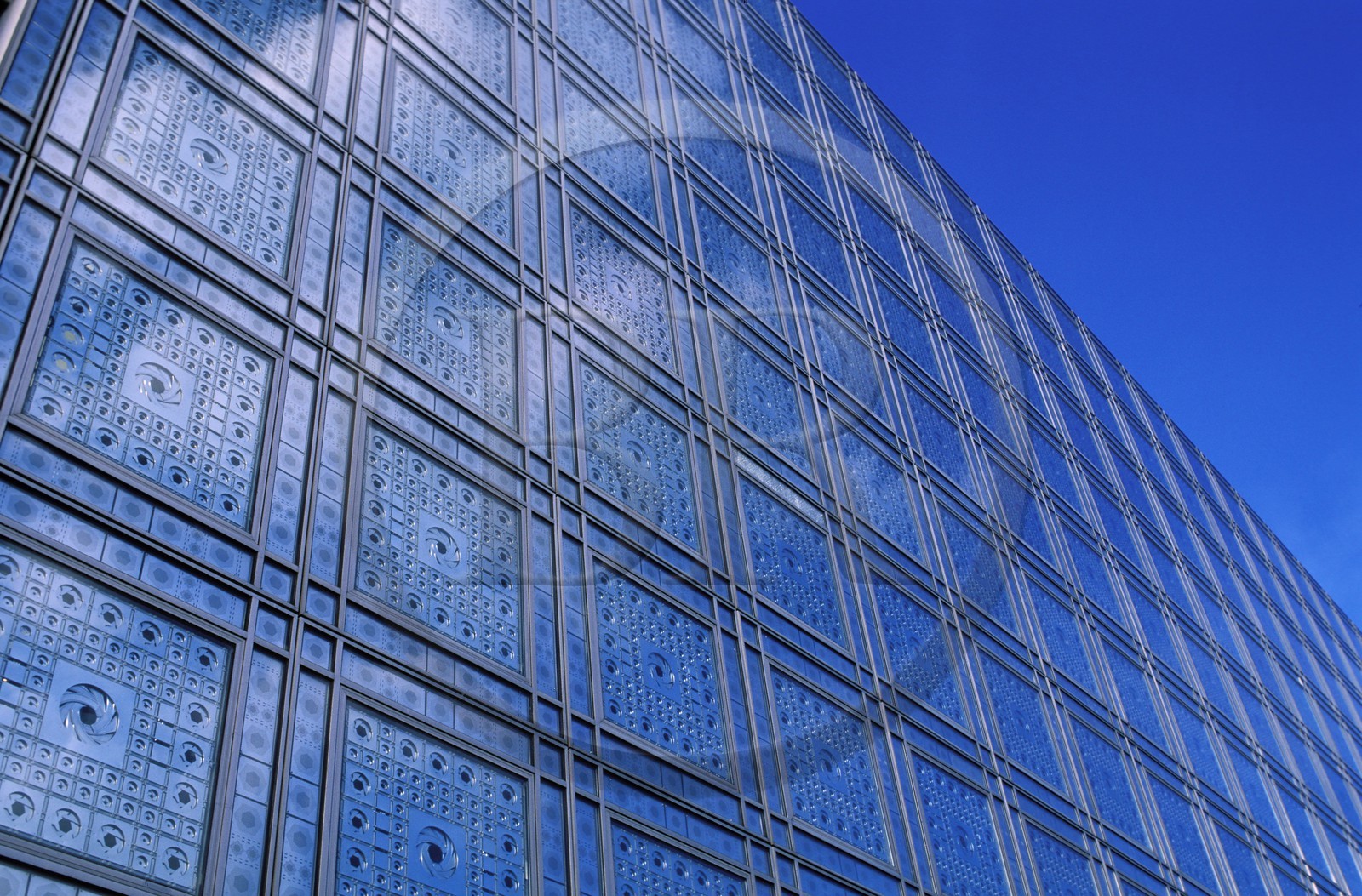 France, Paris (75), Institut du Monde Arabe dans le Quartier Latin de l'architecte Jean Nouvel et architecture-studio