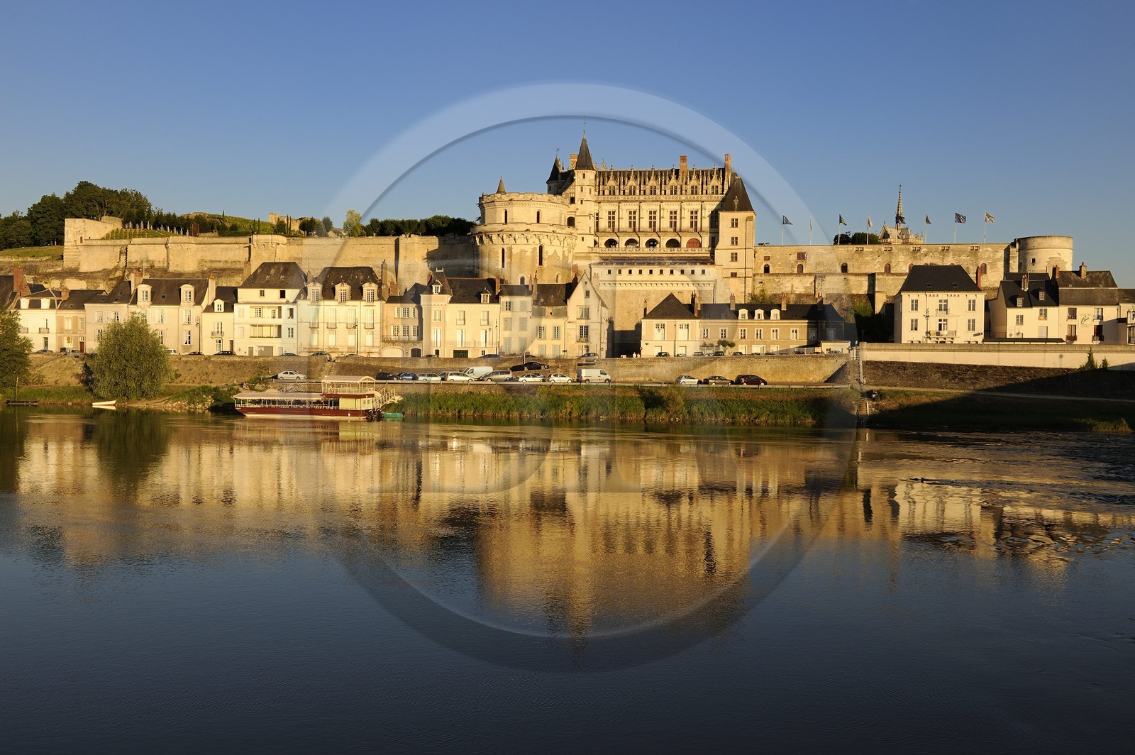 France, Indre et Loire, Amboise, Loire Valley listed as World Heritage by UNESCO, Chateau d'Amboise overhanging the Loire river