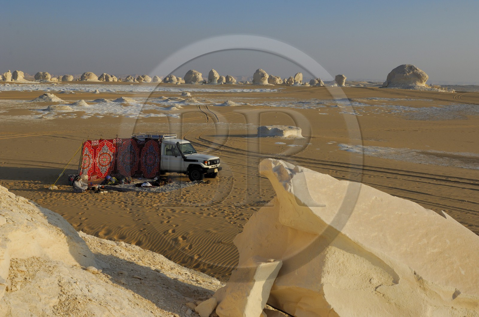 Egypte, désert libyque, bivouac dans le Désert Blanc au nord de Farafra