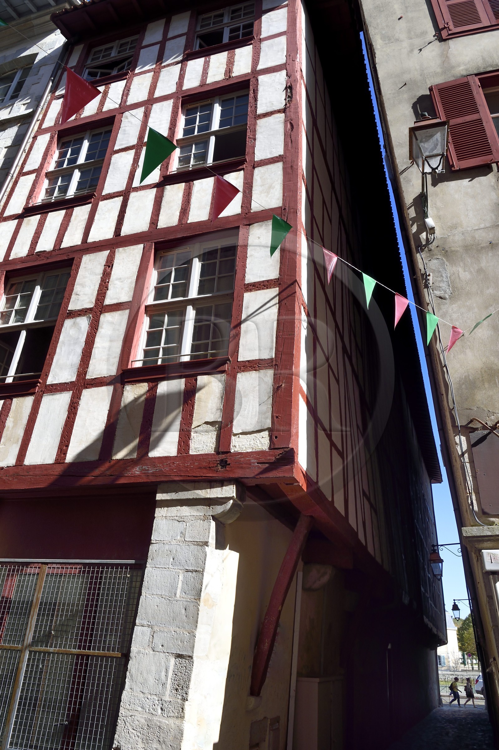 France, Pyrenees Atlantiques, Basque Country, Bayonne, traditional half-timbered house at the corner of rue des Basques and the ruelles des Basques which joins the Nive