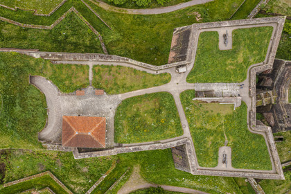 France, Moselle (57), Parc régional des Vosges du nord, Bitche, la citadelle fortifiée par Vauban (vue aérienne)