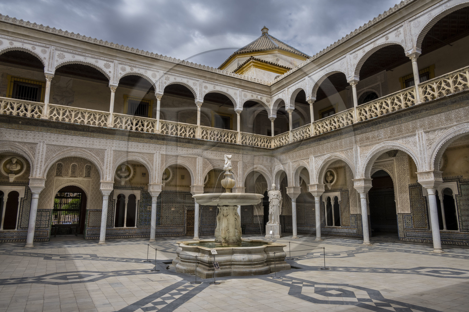 Espagne, Andalousie, Séville, la Casa de Pilatos (la maison de Pilate), palais de style mudéjar, le patio principal
