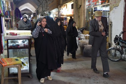 Iran, province d'Ispahan, Ispahan, Bazar-e Bozorg (Grand Bazar), immense bazar couvert qui remonte à près de 1300 ans