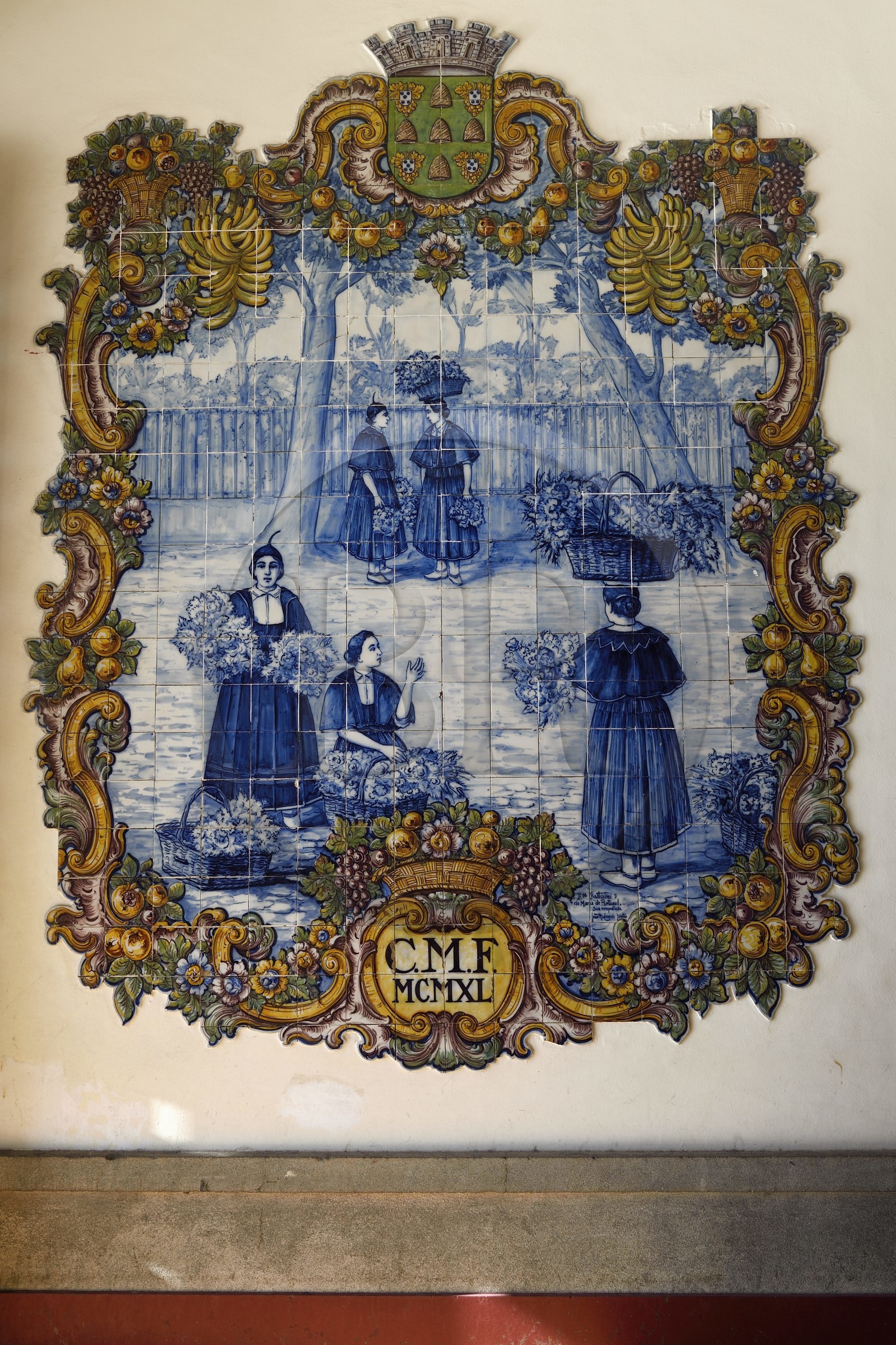 Portugal, Ile de Madère, Funchal, le marché couvert Mercado dos Lavradores, azulejo à l'entrée du marché