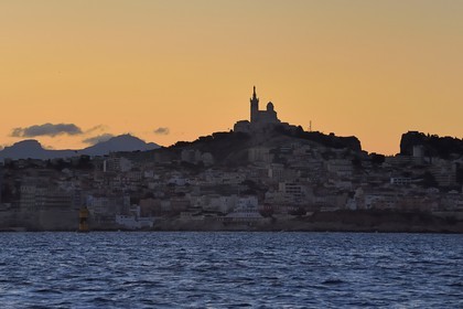 France, Bouches-du-Rhône (13), Marseille, basilique Notre-Dame de la Garde au lever de soleil