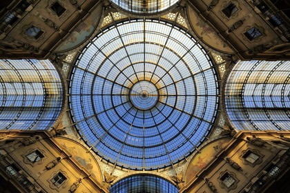 Italy, Lombardy, Milan, Vittorio Emmanuel II Gallery, shopping arcade built on the 19th century by Giuseppe Mengoni, the glass roof