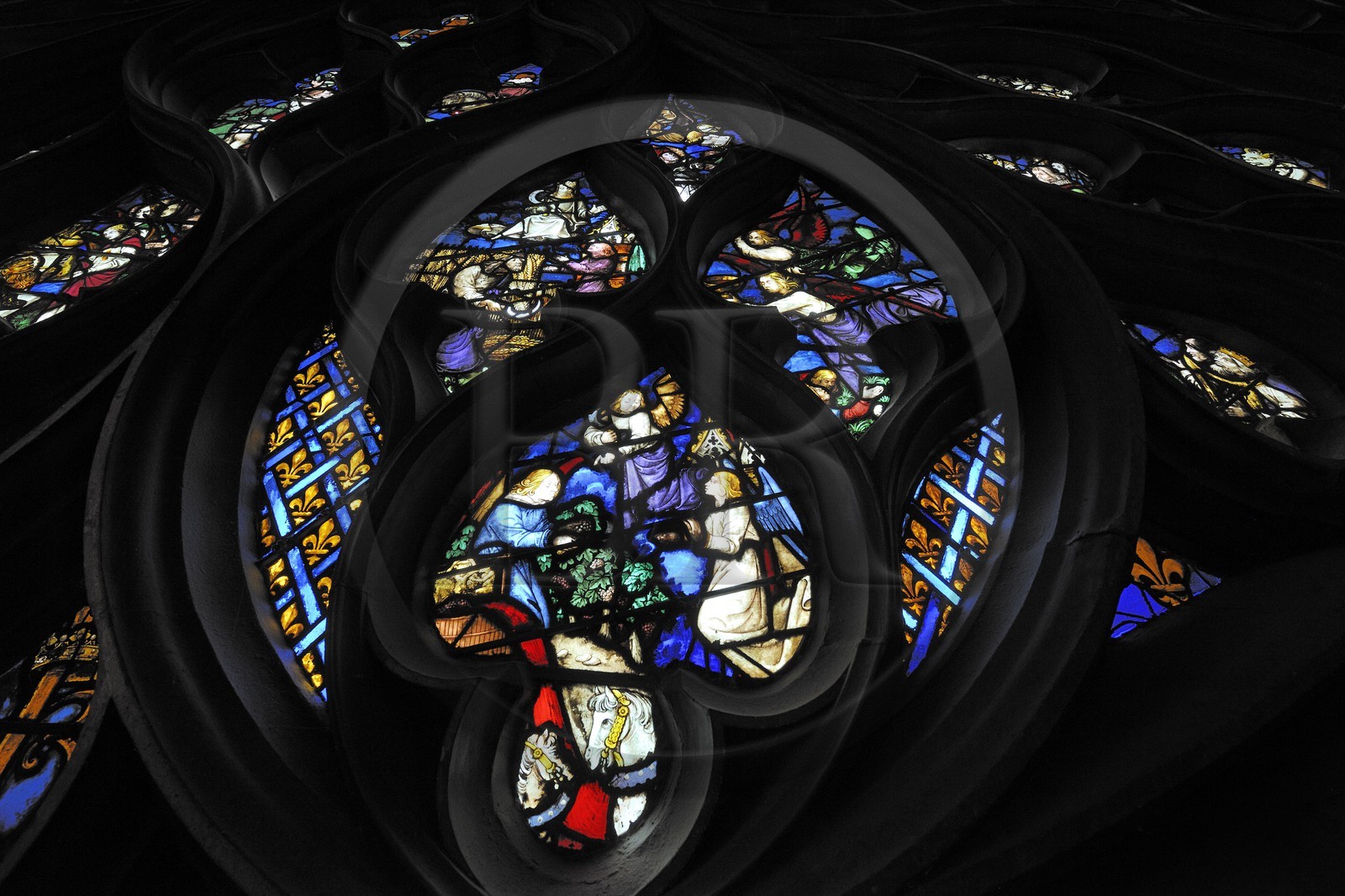 France, Paris (75), ile de la Cité, la Sainte Chapelle, la Chapelle Haute, détail d'un vitrail de la rosace