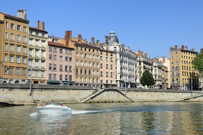 France, Rhône (69), Lyon, site historique classé Patrimoine Mondial de l'UNESCO, quartier de la Croix-Rousse, le quai Saint-Vincent en bordure de Saône