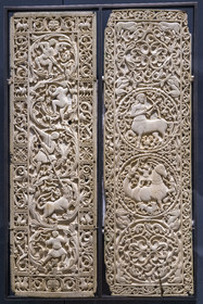 France, Paris (75), Musée de Cluny - Musée national du Moyen-Age, Art Roman, diptyque du Xe siècle sur ivoire d'éléphant provenant du trésor de la cathédrale de Beauvais