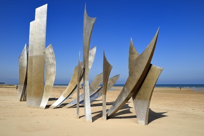 France, Calvados (14), Saint-Laurent-sur-Mer, Omaha Beach, mémorial Les Braves œuvre de la sculptrice Anilore Banon