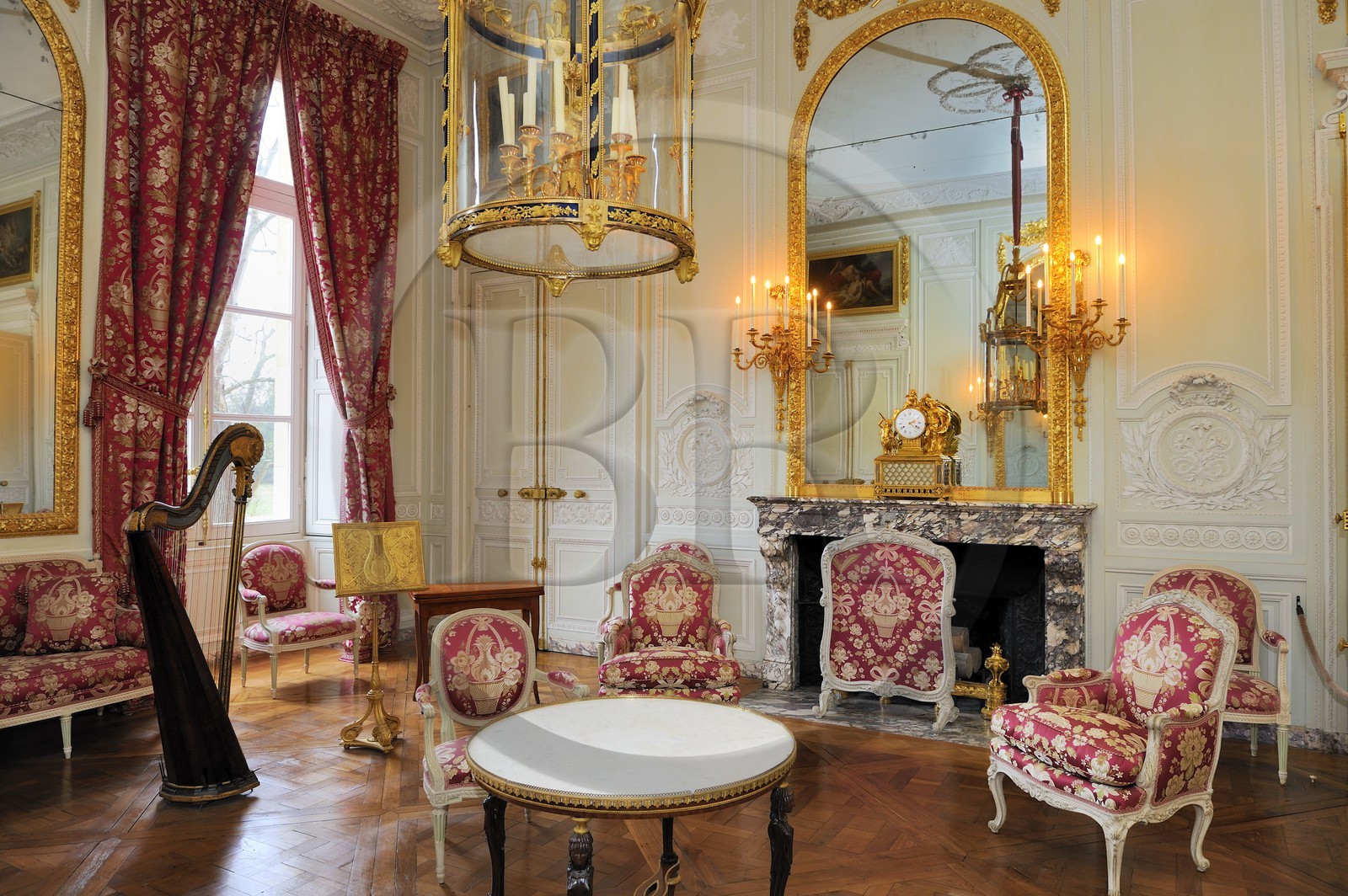 France, Yvelines (78), château de Versailles, classé Patrimoine Mondial de l'UNESCO, le domaine de Marie-Antoinette, le Petit Trianon, le Salon de Compagnie