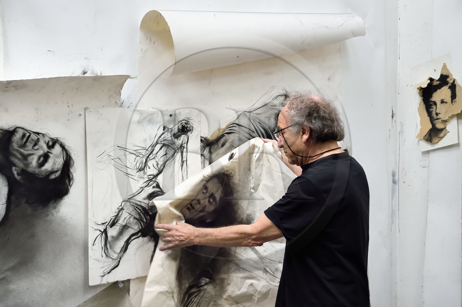 France, Ivry sur Seine, the artist Ernest Pignon-Ernest in his studio