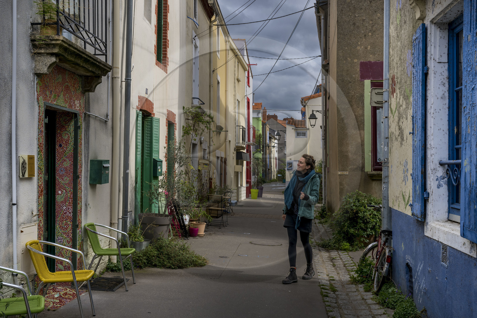 France, Loire Atlantique, suburb of Nantes, Rezé, Trentemoult district, houses with colorful facades in the village streets