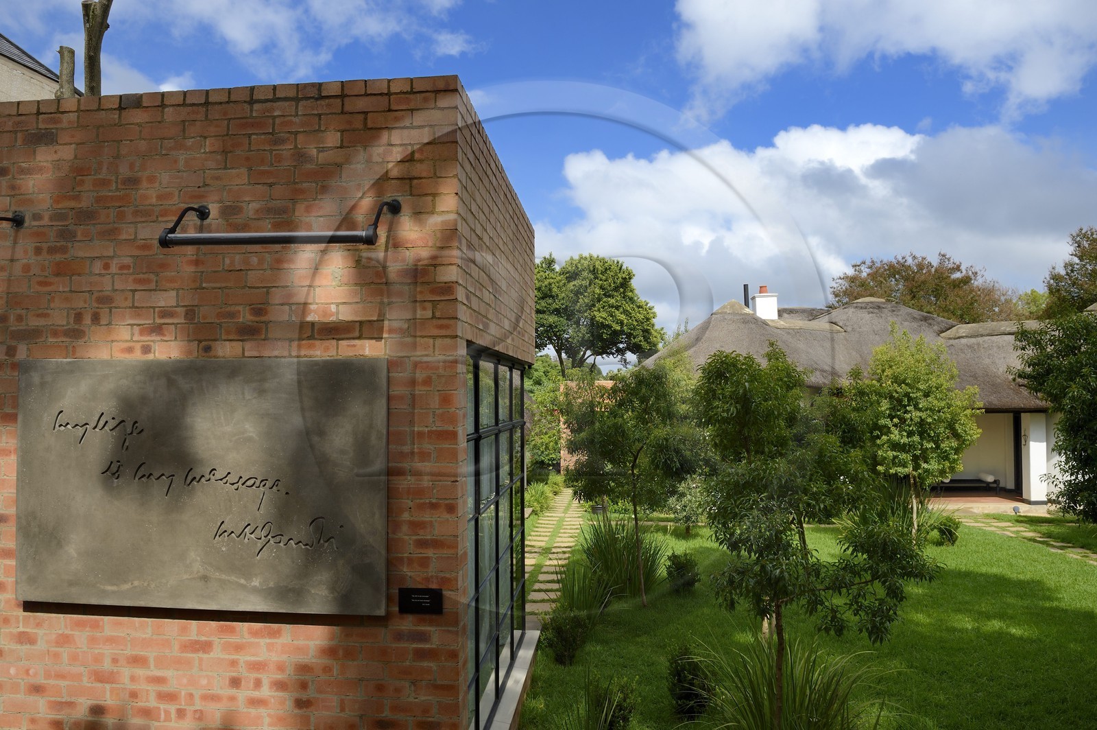 Afrique du Sud, province de Gauteng, Johannesburg, quartier résidentiel d’Orchards, Satyagraha House, hotel et musée situé dans la maison qui a hébergé Mohandas Gandhi de 1908 à 1909, construite en 1907 par son compagnon de route l’architecte allemand Hermann Kallenbach, l'aile moderne