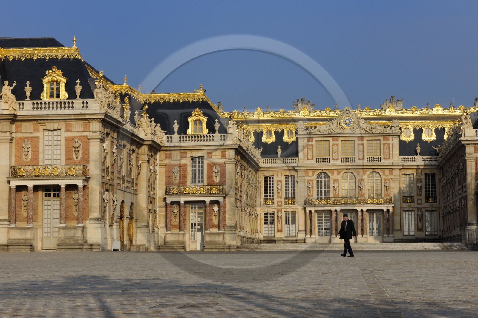 France, Yvelines (78), château de Versailles, classé Patrimoine Mondial de l'UNESCO, la Cour de Marbre rénovée en 2008