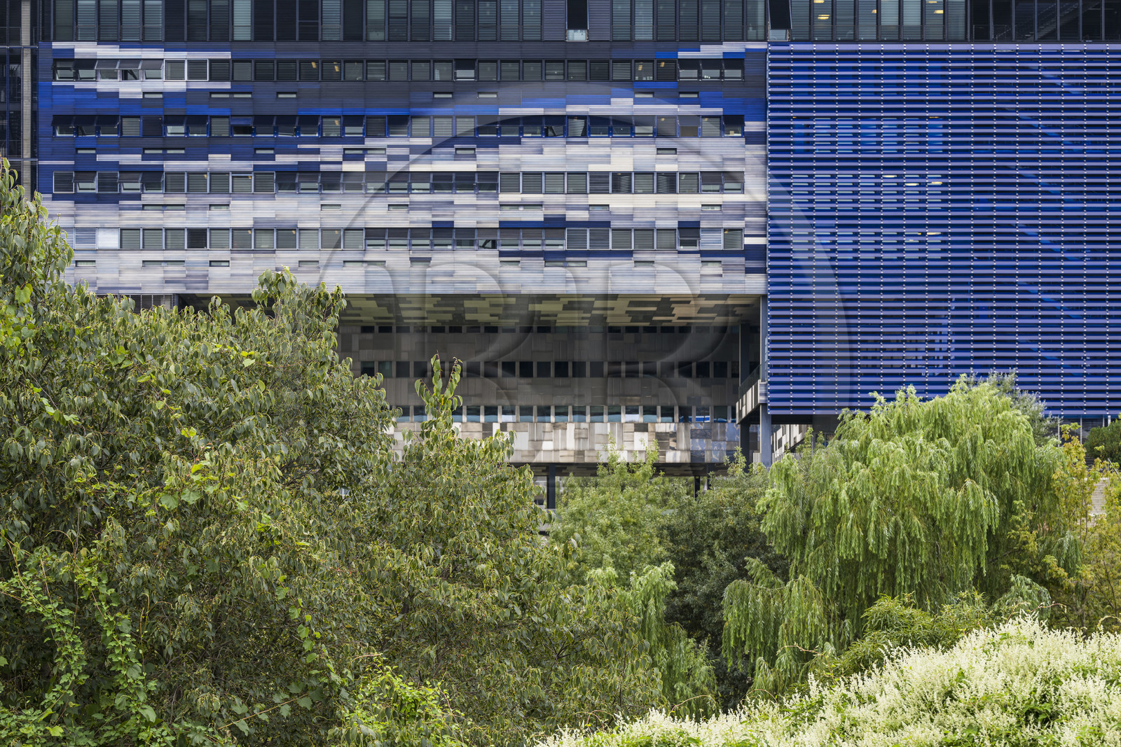 France, Hérault (34), Montpellier,  quartier de Port Marianne, l'Hotel de Ville conçu par les architectes Jean Nouvel et François Fontès