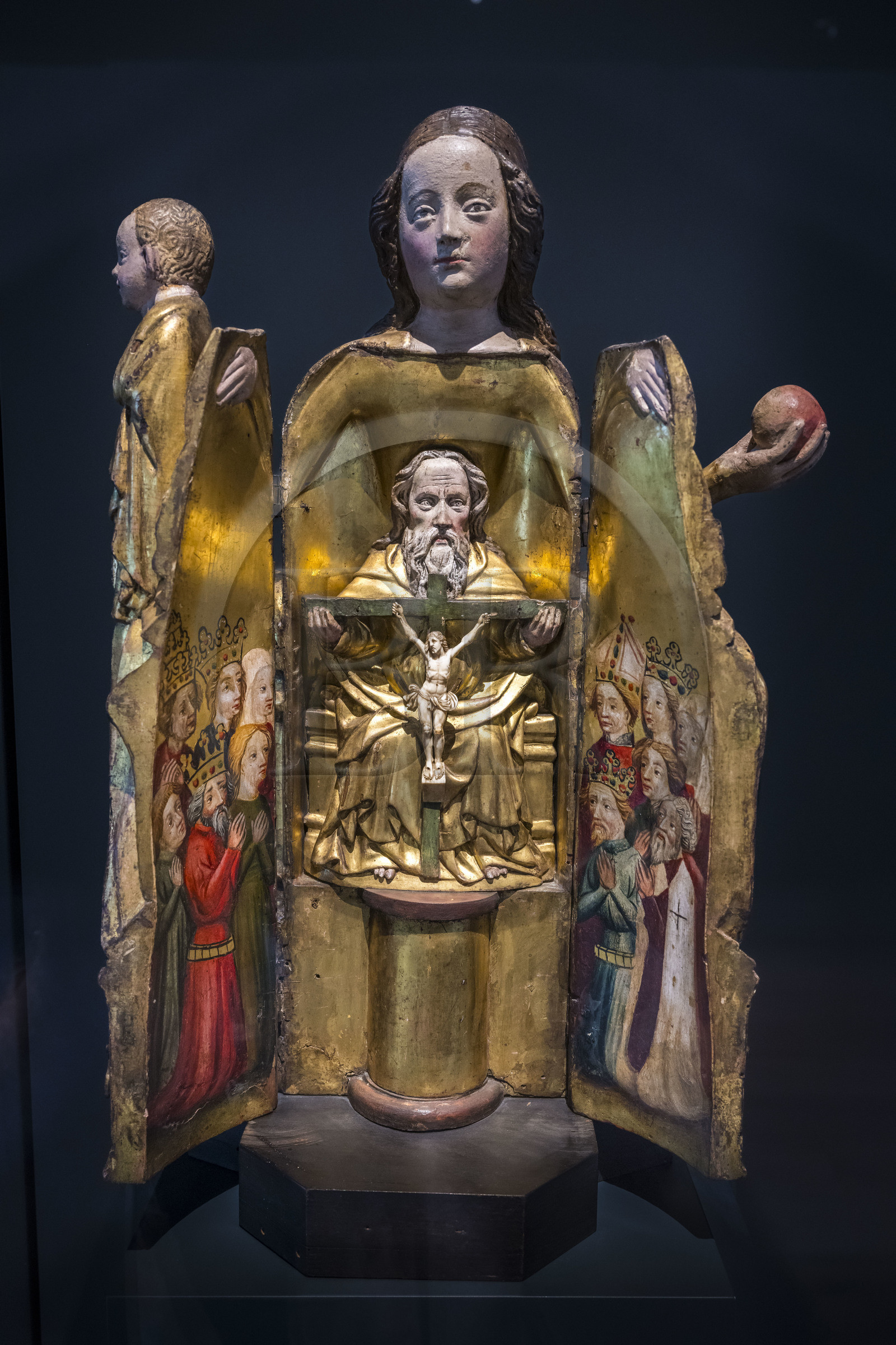 France, Paris, Musée de Cluny - Musée national du Moyen-Age (Middle Ages Museum in the former Hotel de Cluny), Opening shrine Madonna, western Prussia (Poland) around 1400, wood and ivory