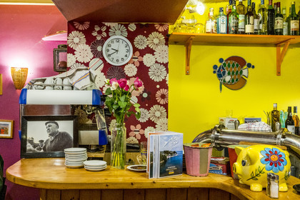 France, Côtes-d'Armor (22), La Roche Jaune à Plouguiel, le Café Pesked