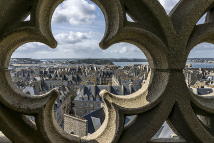 France, Ille et Vilaine, Cote d'Emeraude (Emerald Coast), Saint Malo, Saint-Vincent Cathedral of Saint-Malo, view of the city from the top of the bell tower
