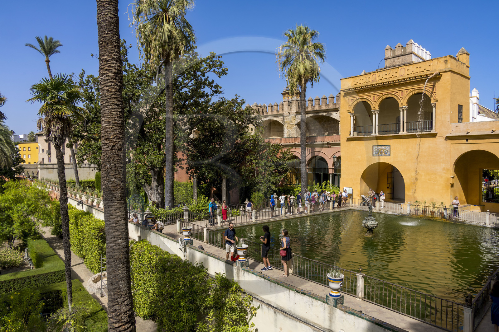 Espagne, Andalousie, Séville, Alcazar de Séville (Reales Alcazares de Sevilla), classé Patrimoine Mondial de l'UNESCO, les jardins et le Palacio Gotico, fontaine de Mercure