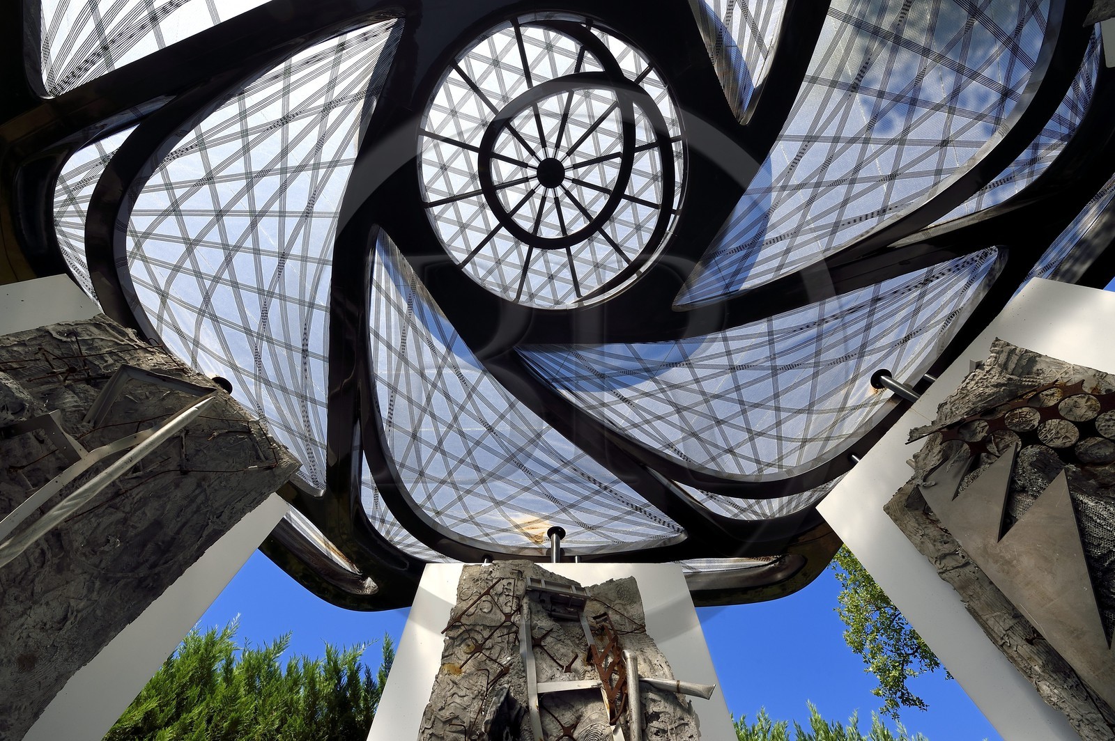 France, Var (83), Le Muy, Fondation Bernar Venet, chapelle imaginée par Frank Stella pour accueillir ses œuvres monumentales