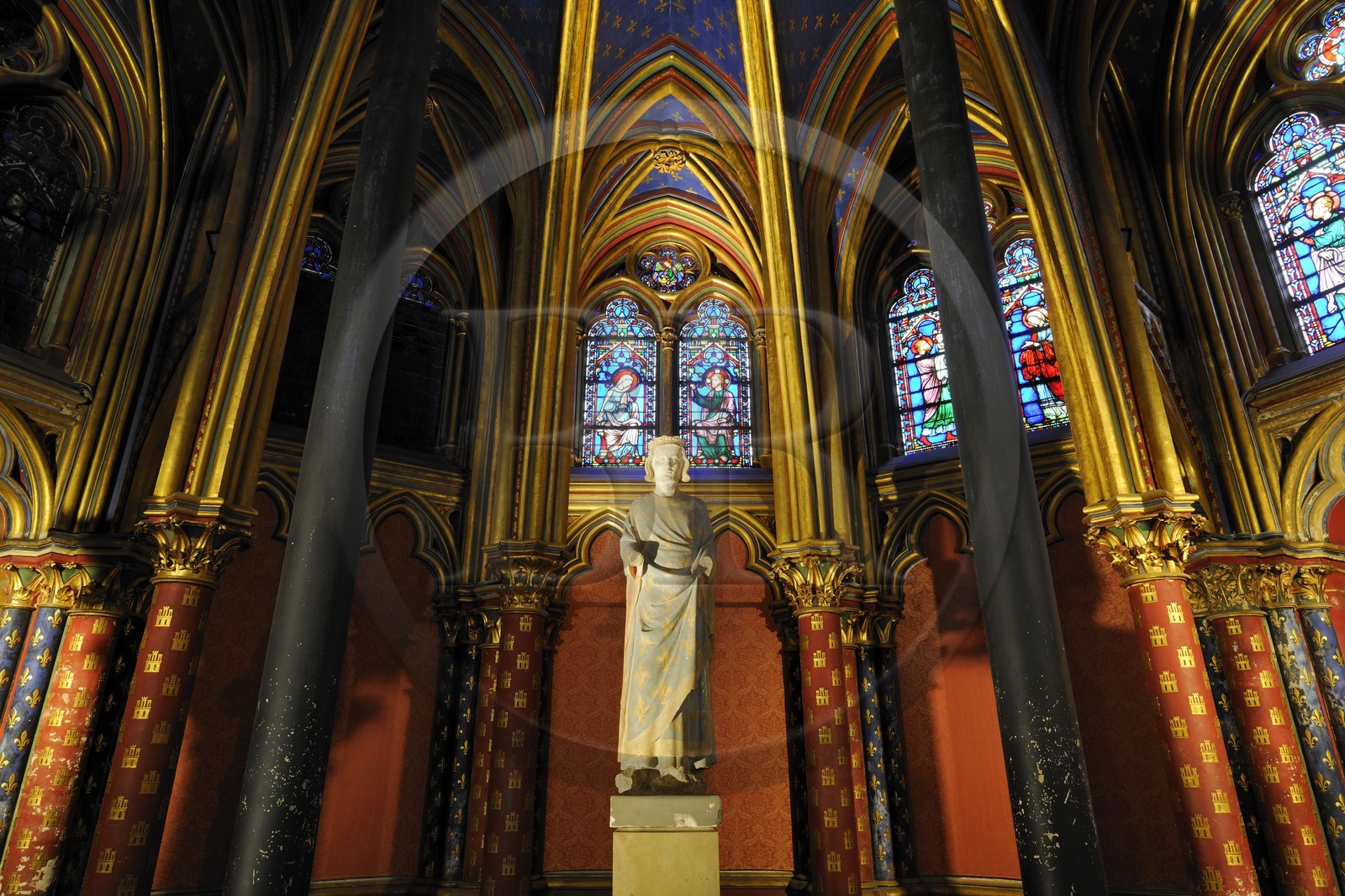 France, Paris (75), ile de la Cité, la Sainte Chapelle, statue de Saint-Louis dans la Chapelle Basse