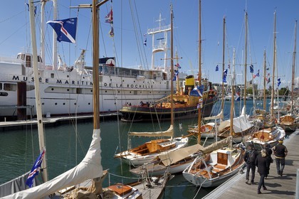 France, Charente-Maritime (17), La Rochelle, le bassin des grands yachts, Musée Maritime, la frégate météorologique France I, navire amiral du musée