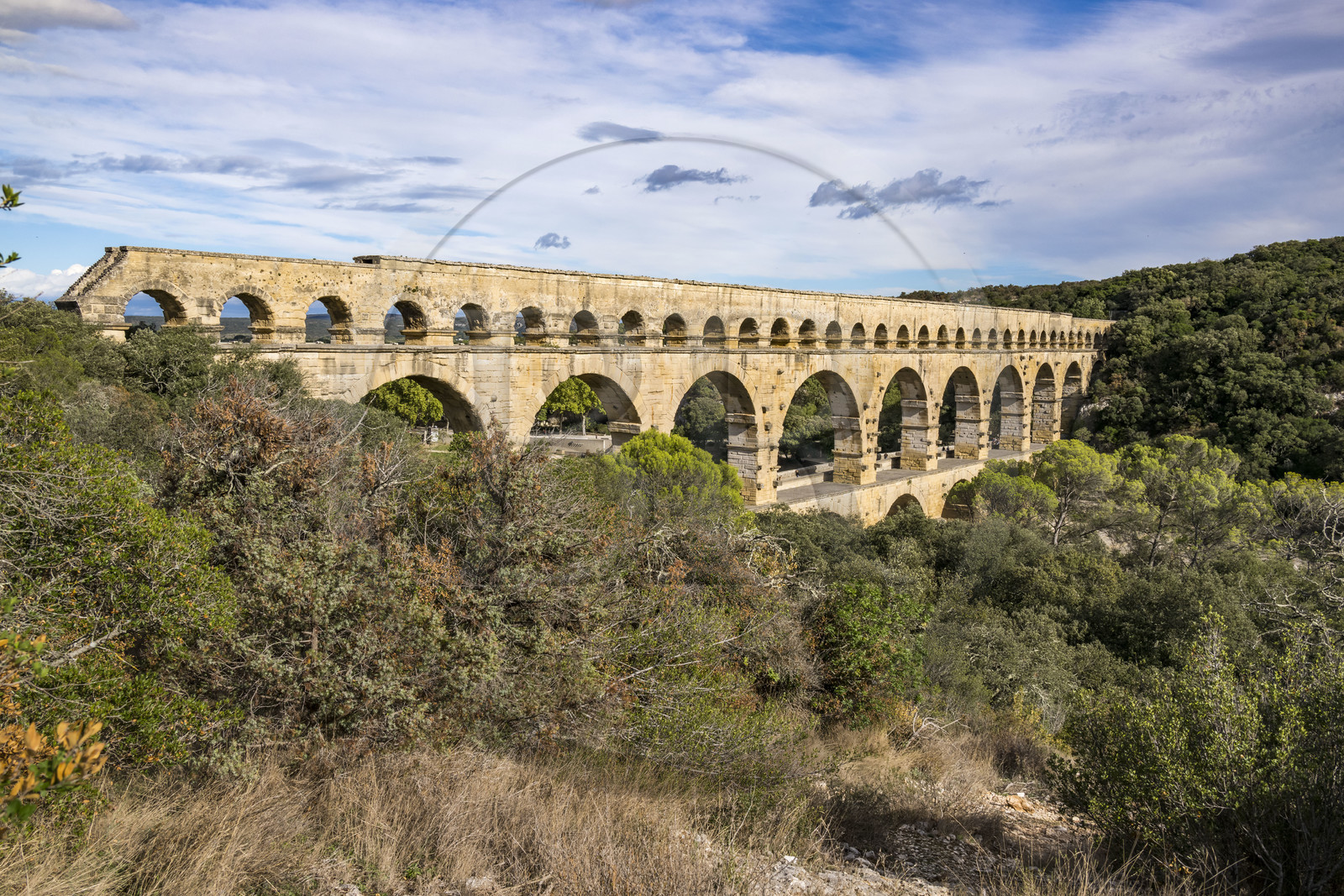 France, Gard (30), le Pont du Gard classé Patrimoine Mondial de l'UNESCO, Grand Site de France, pont aqueduc romain qui enjambe le Gardon