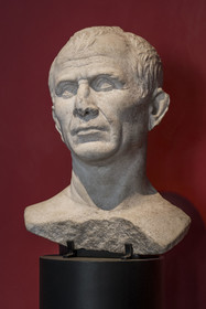 France, Bouches du Rhone, Arles, musée départemental Arles antique, alleged portrait of Julius Caesar (mid-1st century BC) found during excavations in the Rhone in 2007