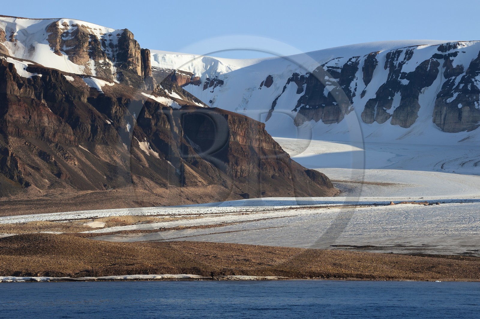 Groenland, cote Nord-Ouest, Murchison sund au nord de la baie de Baffin, le glacier Kissel sur l'Ile de Kiatak (Northumberland Island)