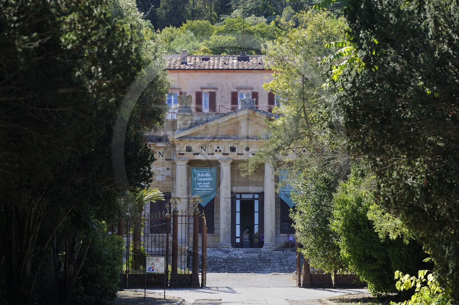 Italie, Toscane, l’Ile d’Elbe, San Martino, la Villa Napoleonica achetée par Napoléon 1er lors de son exile au dessus de la galerie construite en 1851 par le prince russe Alexandre Demidoff