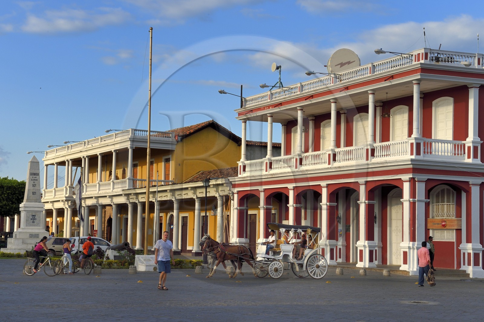 Nicaragua, Granada, maisons coloniales sur la Plaza de la Independencia