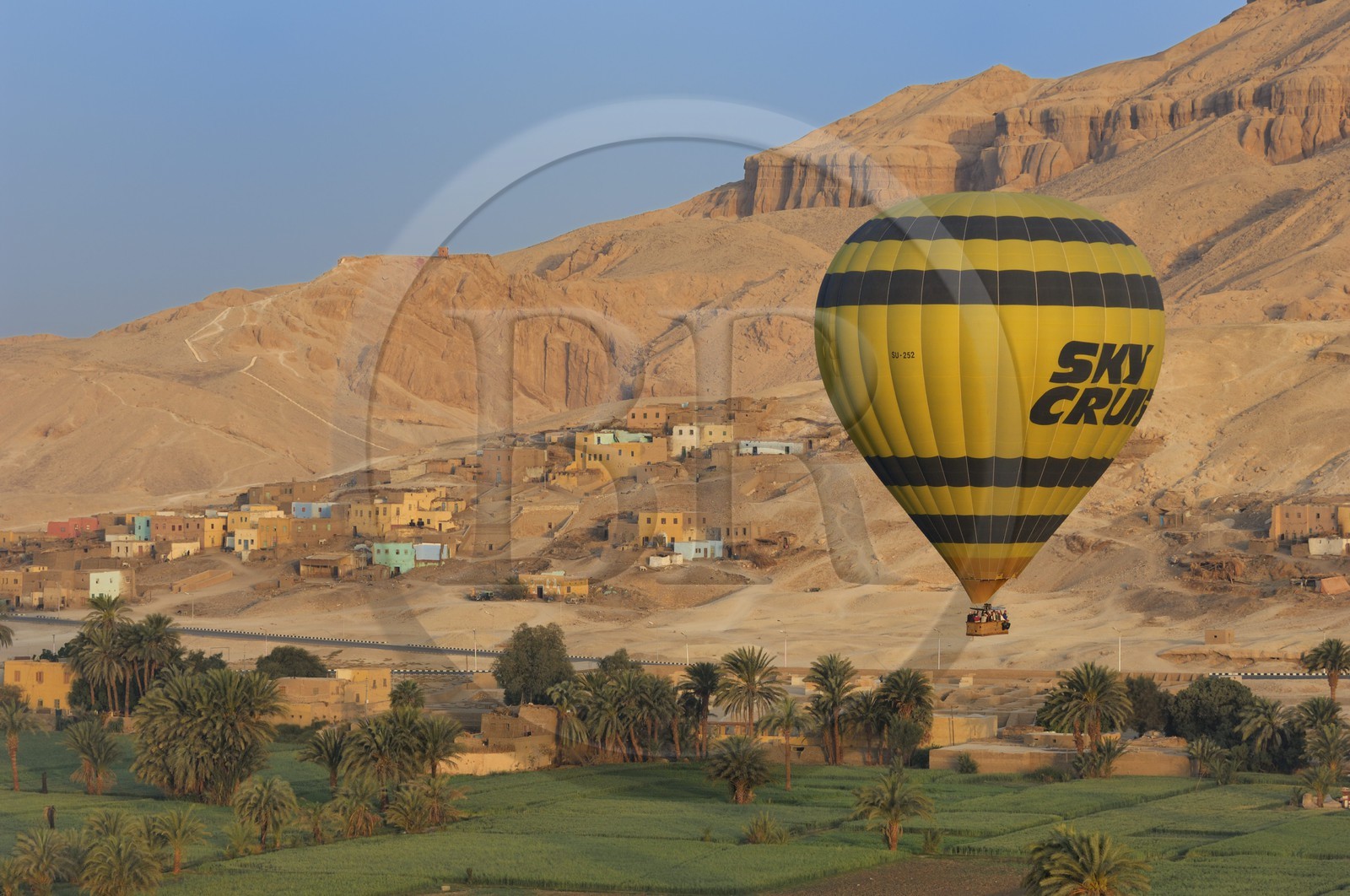 Egypt, Upper Egypt, Nile Valley, Luxor, West bank, hot air balloons flying over the Theban Necropolis (aerial view)