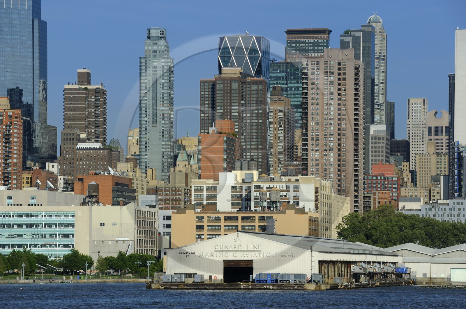 Etats-Unis, New York, Manhattan, Midtown et l'Hudson River, les hangars des transatlantiques de la Cunard Line