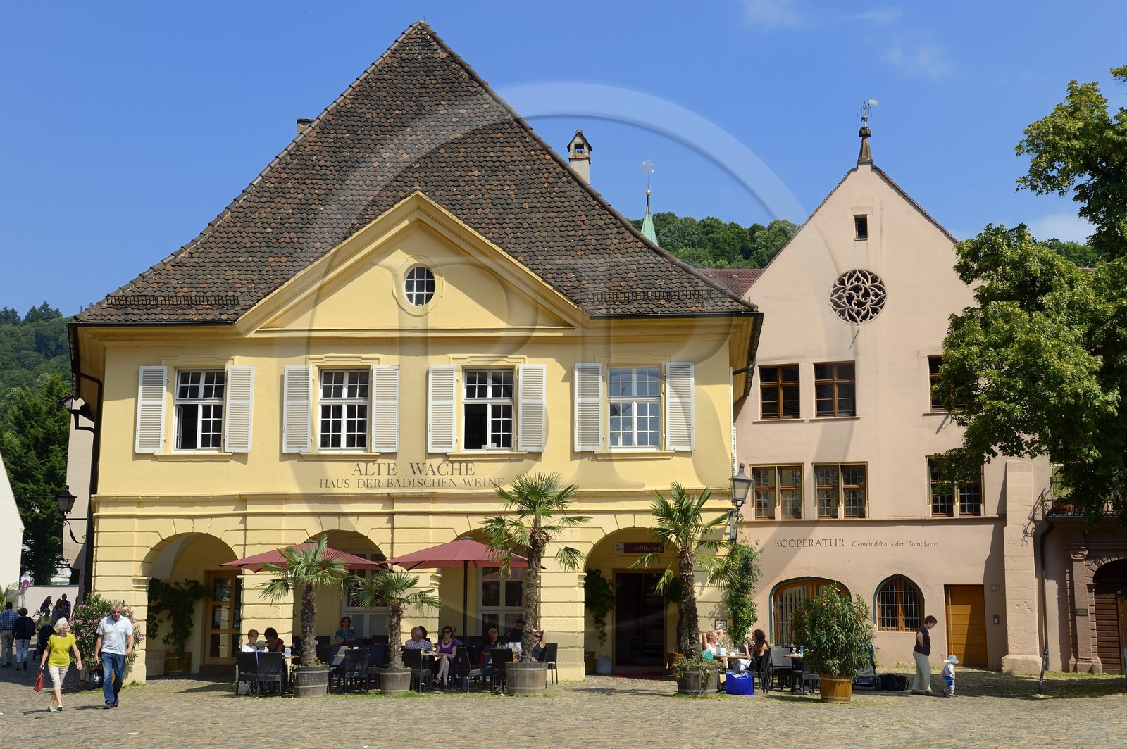 Allemagne, Bade-Wurtemberg, Fribourg en Brisgau, Alte Wache (ancienne Corps de Garde) sur le Münsterplatz