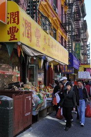 Etats-Unis, New York, Manhattan, Chinatown, commerces de Mott Street