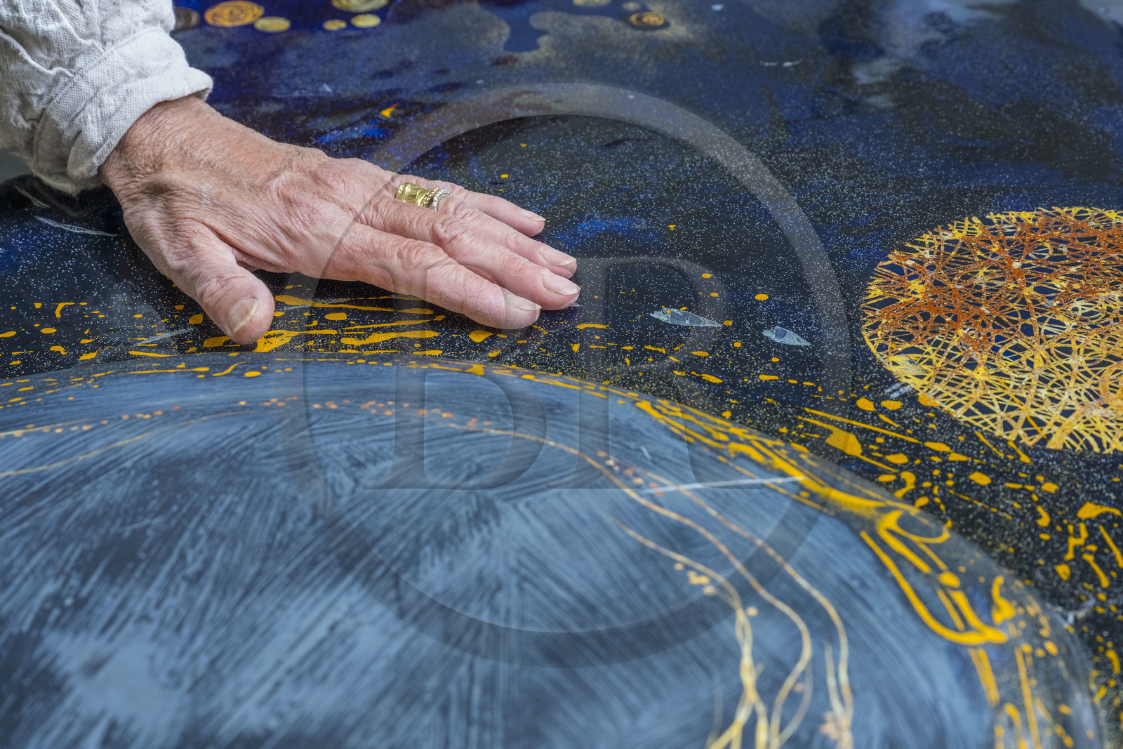 France, Hauts-de-Seine, Colombes, work of the french artist and lacquerer Isabelle Emmerique in her studio
