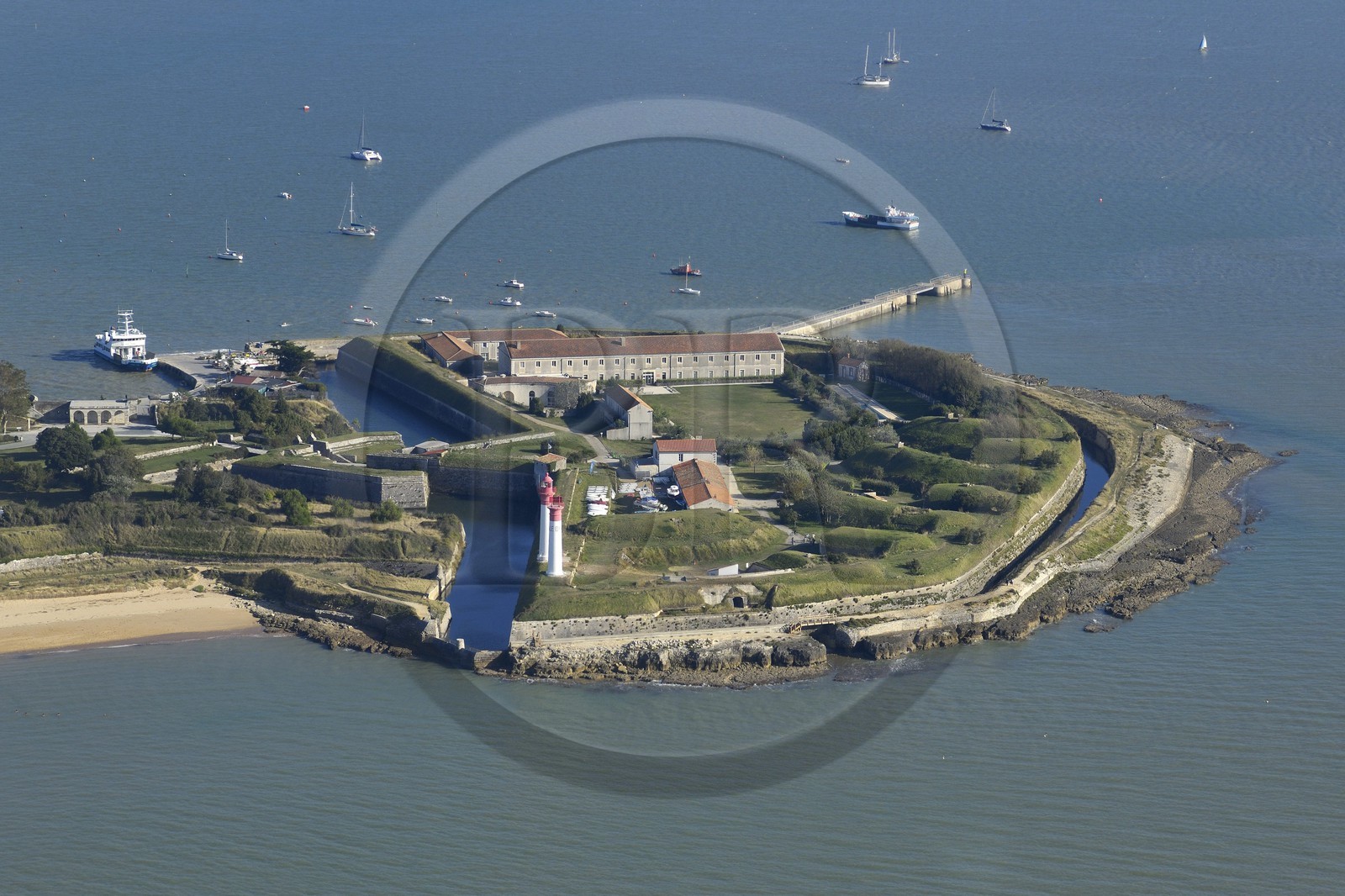 France, Charente-Maritime (17), Ile d'Aix, le Fort de la Rade (vue aérienne)