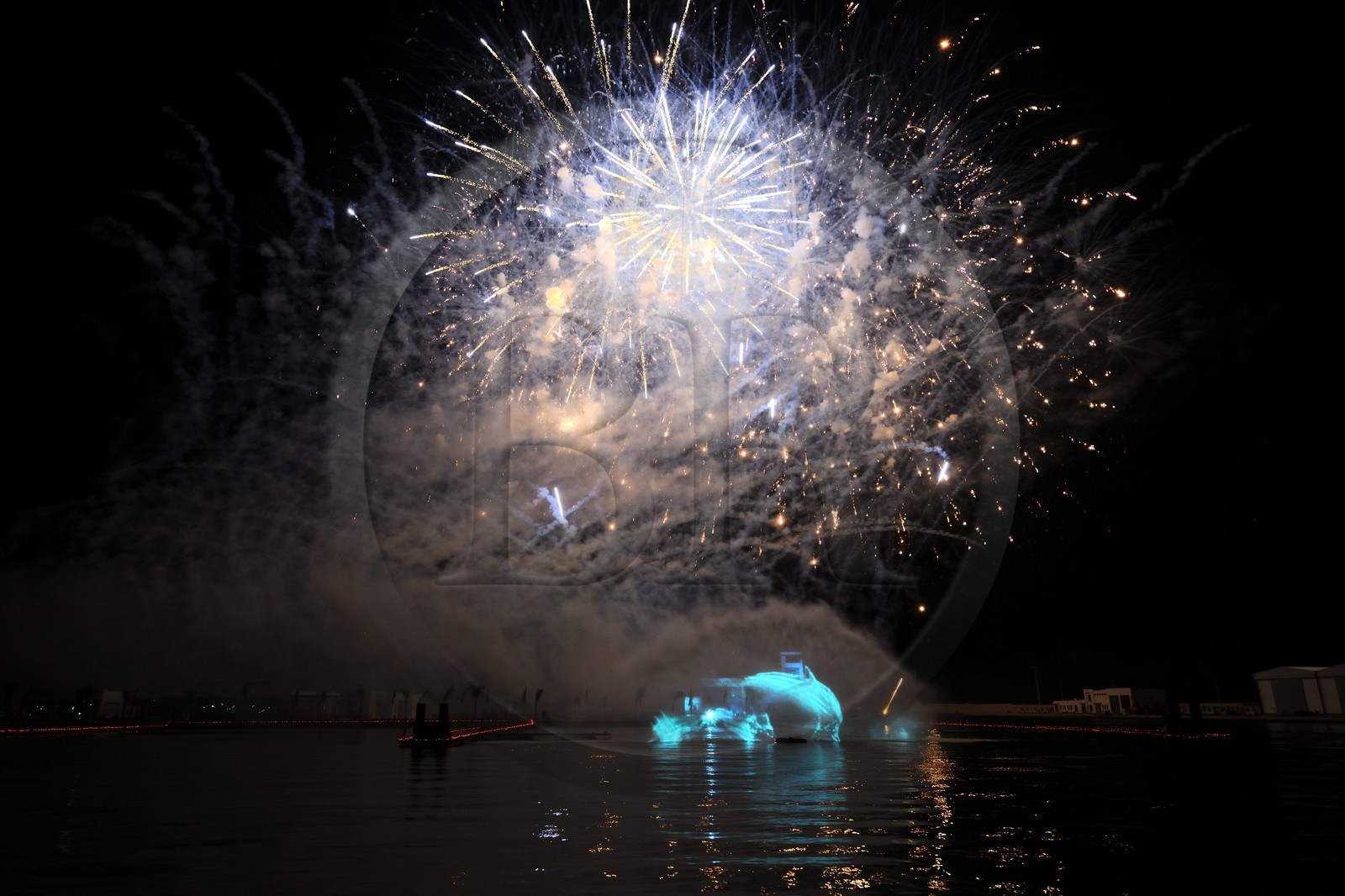 Maroc, région de l'Oriental, station balnéaire de Mediterrania Saïdia, feux d'artifices de la soirée d'inauguration du 19 juin 2009