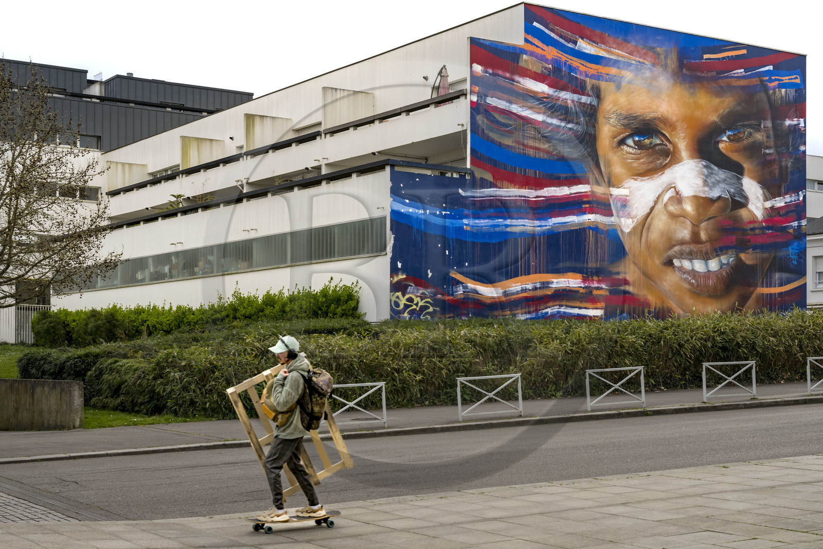 France, Loire-Atlantique, Saint-Nazaire, Aboriginal mural by artist Matt Adnate (Australia)