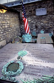 France, Paris (75), tombe de Lafayette dans le cimetière du Couvent des soeurs des Sacrés-Coeurs