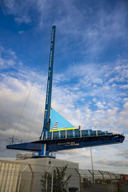 France, Loire-Atlantique (44), Saint-Nazaire, Solid Sail créée par les Chantiers de l'Atlantique pour les futurs grands paquebots, démonstrateur pour tester une voile solide de 1 200m² installée sur un balestron orientable à 360° supportant un mât inclinable