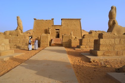 Egypte, Haute Egypte, Lac Nasser, désert de Nubie, temple de Ouadi es-Seboua ou vallée des lions