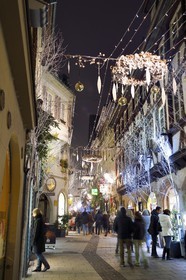 France, Bas-Rhin (67), Strasbourg, vieille ville classée Patrimoine Mondial de l'UNESCO, les décorations de Noel de la rue des Orfèvres