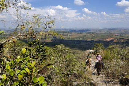 Brésil, Etat du Minas Gerais, Tirandentes, cavaliers sur l'ancienne route de l'or (Estrada Real)