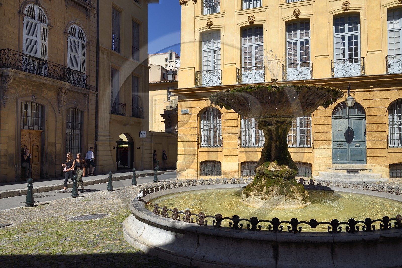 France, Bouches-du-Rhône (13), Aix en Provence, fontaine de la place Albertas