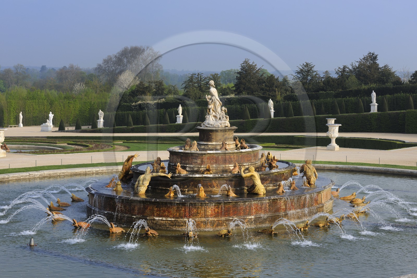 France, Yvelines (78), parc du château de Versailles, classé Patrimoine Mondial de l'UNESCO, le Bassin de Latone