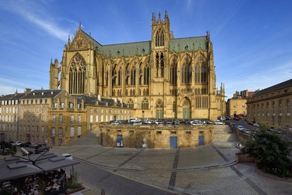 France, Moselle (57), Metz, la cathédrale Saint-Etienne en pierre de Jaumont, facade Nord-Ouest