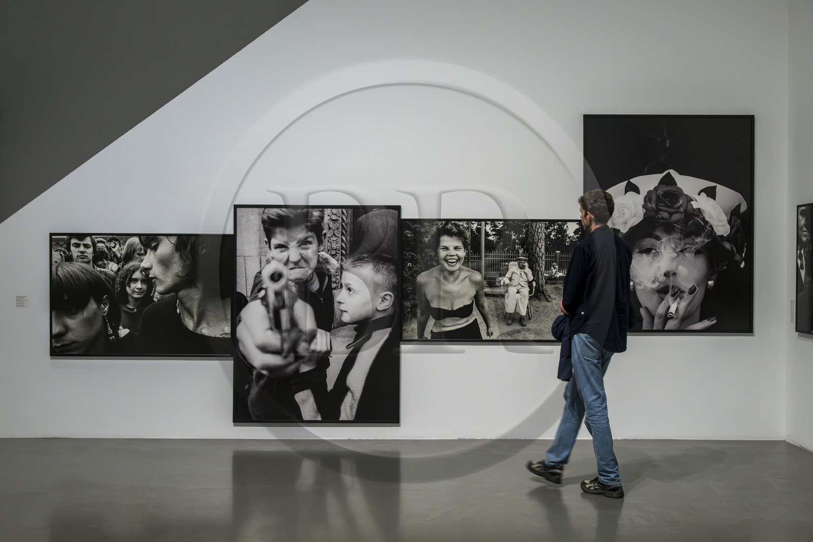 Portugal, Lisbon, Belem district, MAAT (Museum of Art, Architecture and Technology or Museu de Arte, Arquitetura e Tecnologia) on the banks of the Tagus, Electricity Museum and Modern Art Exhibitions in the former Central Tejo Thermal Power Station, All the World’s a Stage exhibition by photographer William Klein