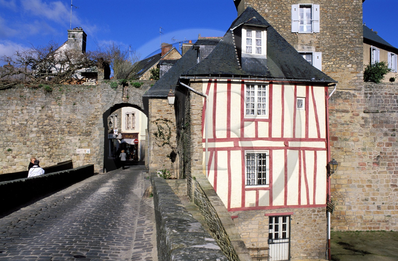 France, Morbihan (56), Vannes, les remparts et une poterne